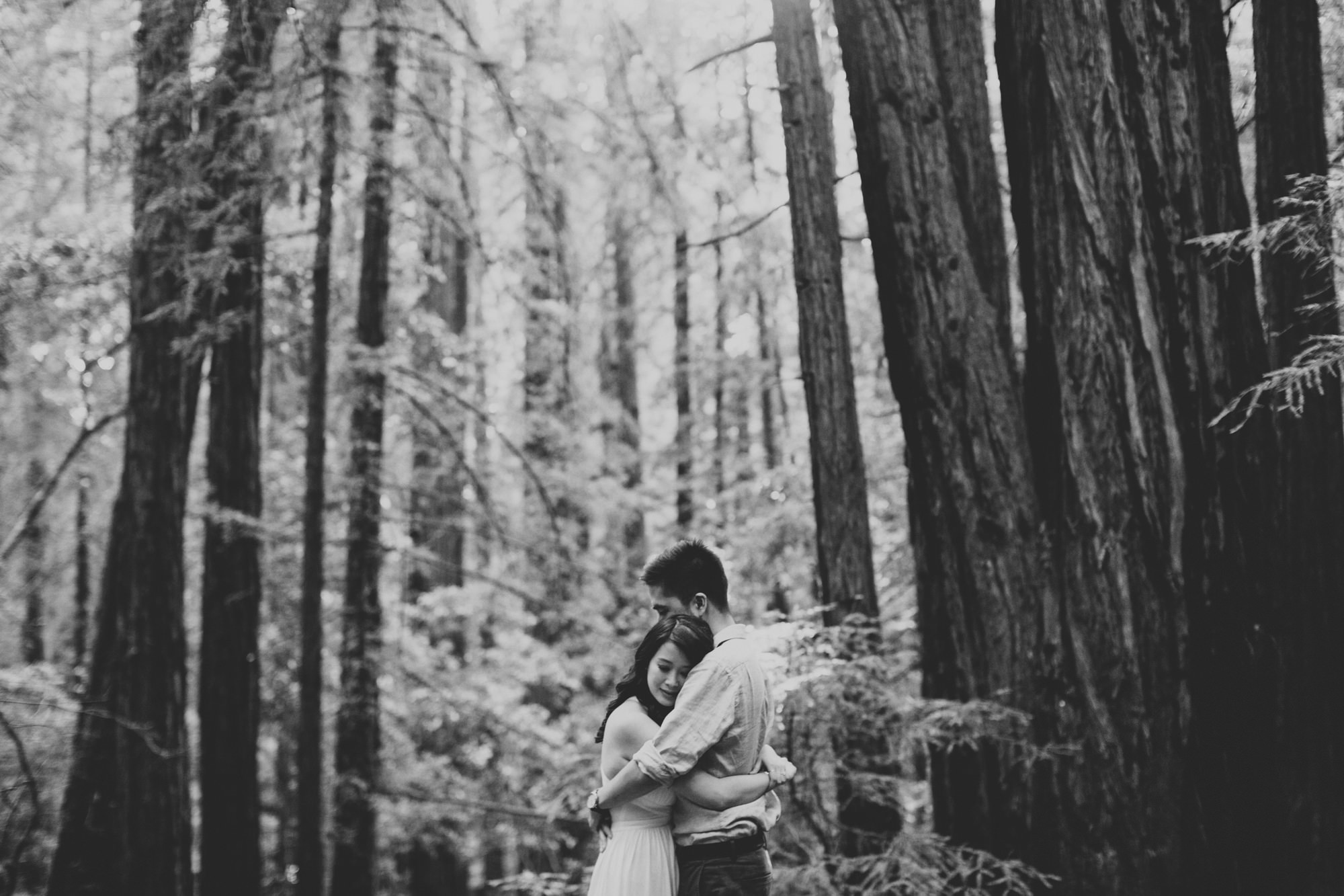 Engagement photos in Muir Woods @Anne-Claire Brun 025